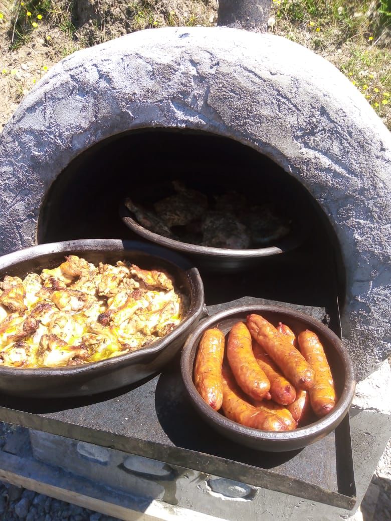 Horno con comida preparada
